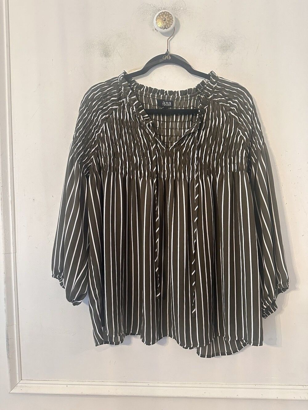 ana Top Sz 2XL Olive Green Striped Smocked Tie Neck Blouse 3/4 Sleeve Top Womens